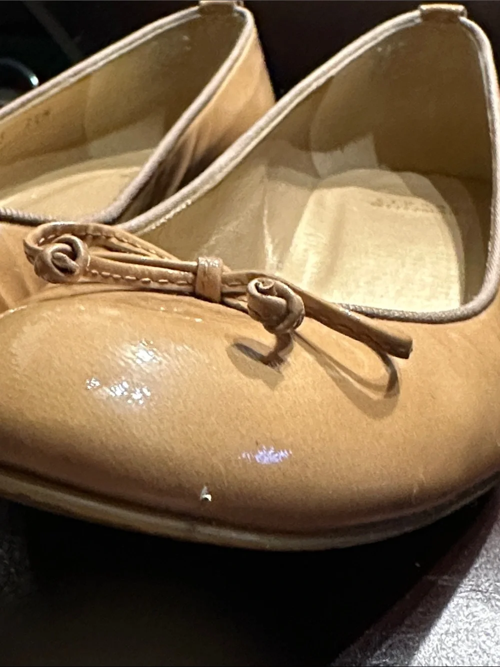 Stuart Weitzman Nude Patent Leather Kitten Heels - Picture 5 of 16